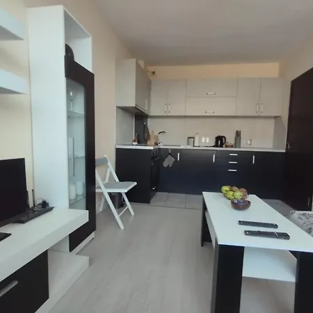Stylish Apartment, Location!