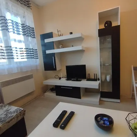 Stylish Apartment, Location!